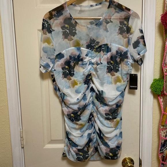 Torrid Ruched Top 1X Stretch Mesh Crew Neck Multi Floral - Picture 2 of 6